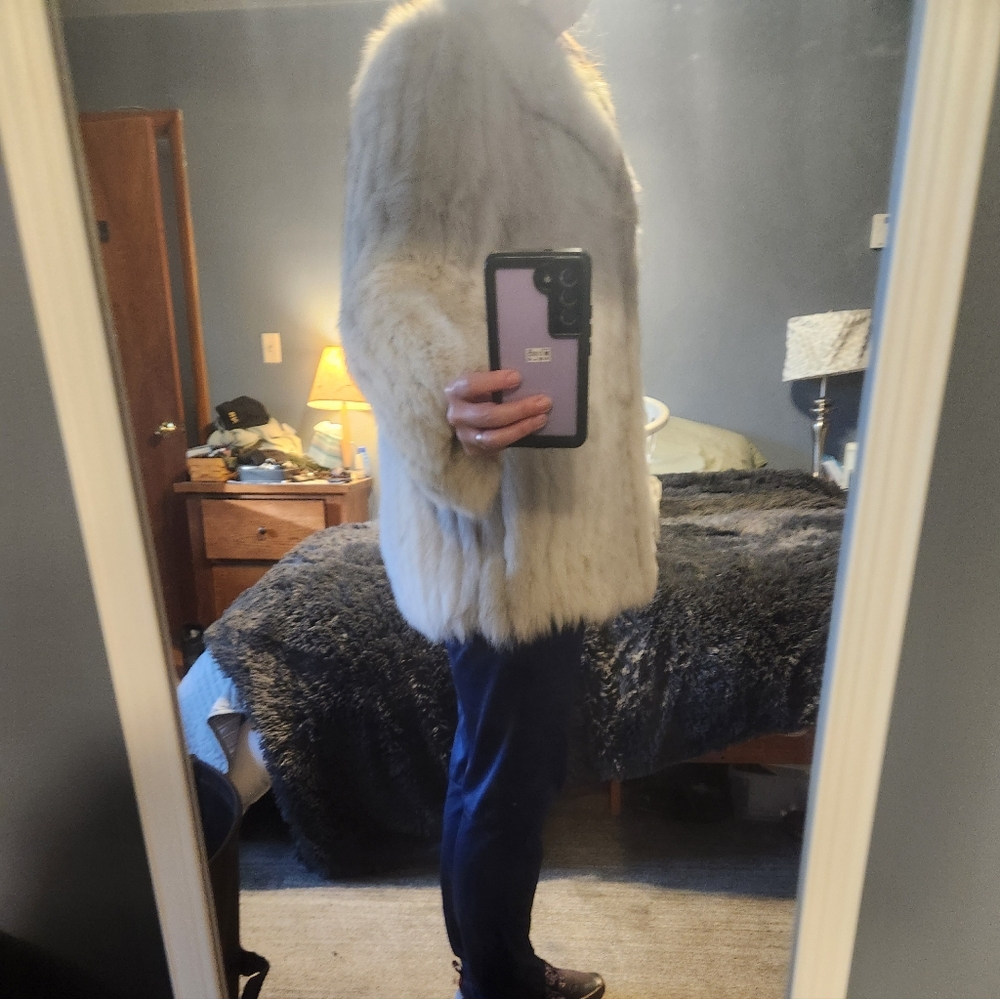 Elegant Cream Authentic Fox Fur Coat - Picture 10 of 15